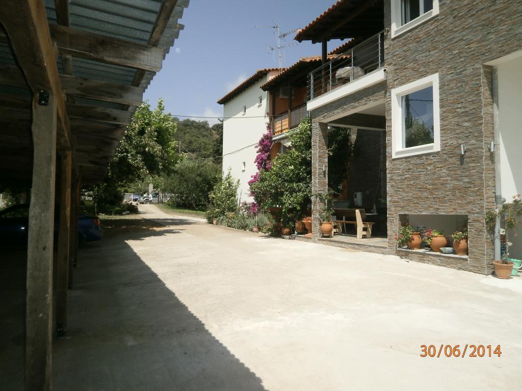 Ioannis Avrades Apartments Agiakampos  Exterior foto